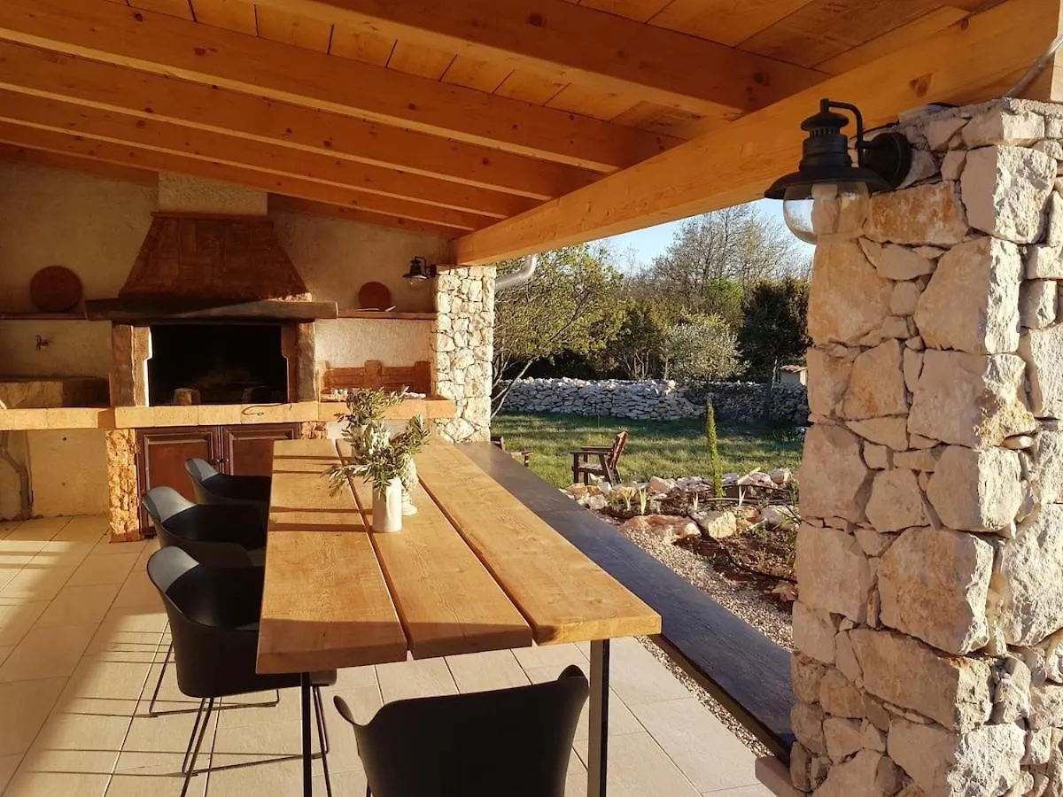 Beautiful Villa With A Dreamlike Garden And Pool 拉宾 公寓